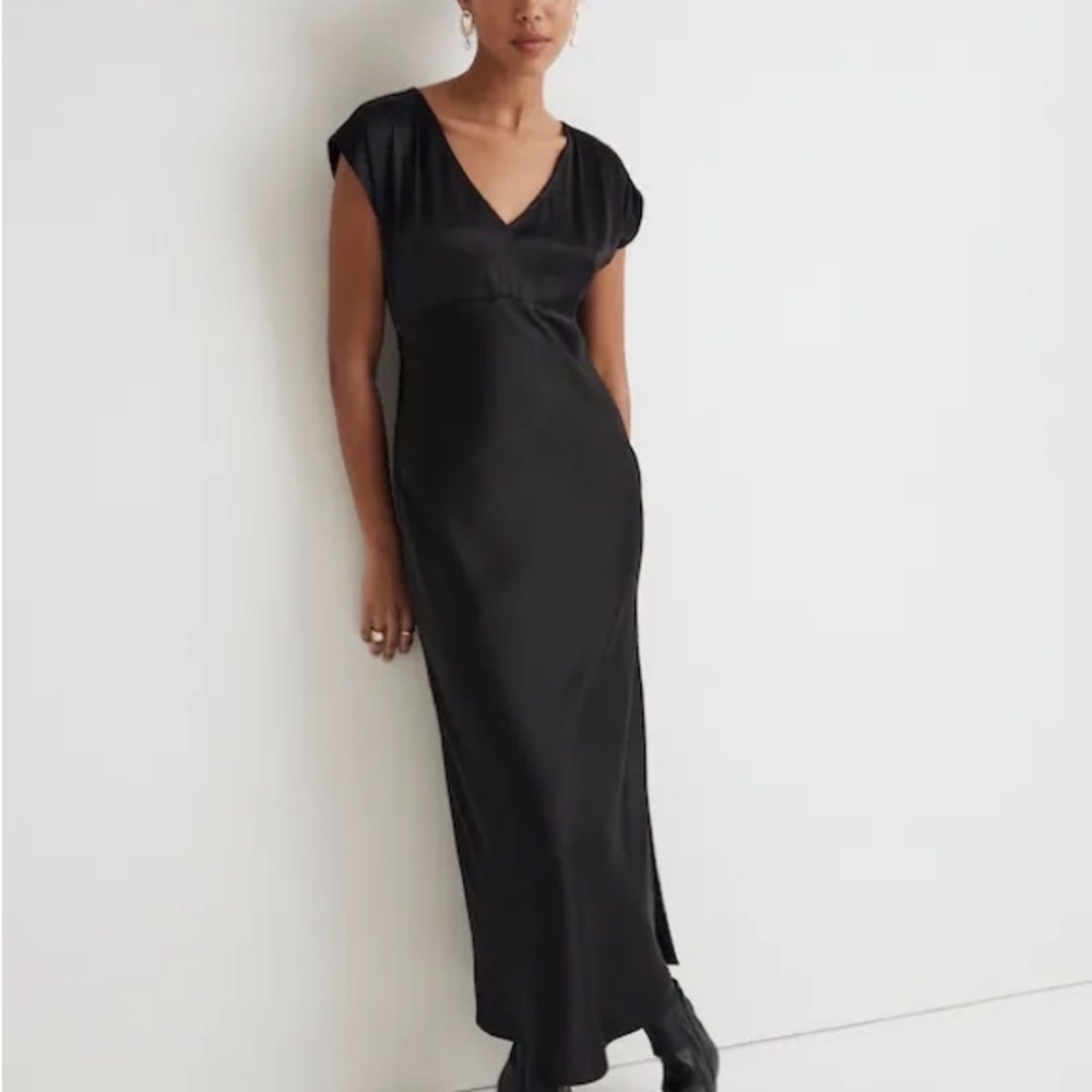 NWT Madewell Wide V-Neck Black Satiny Maxi Dress
